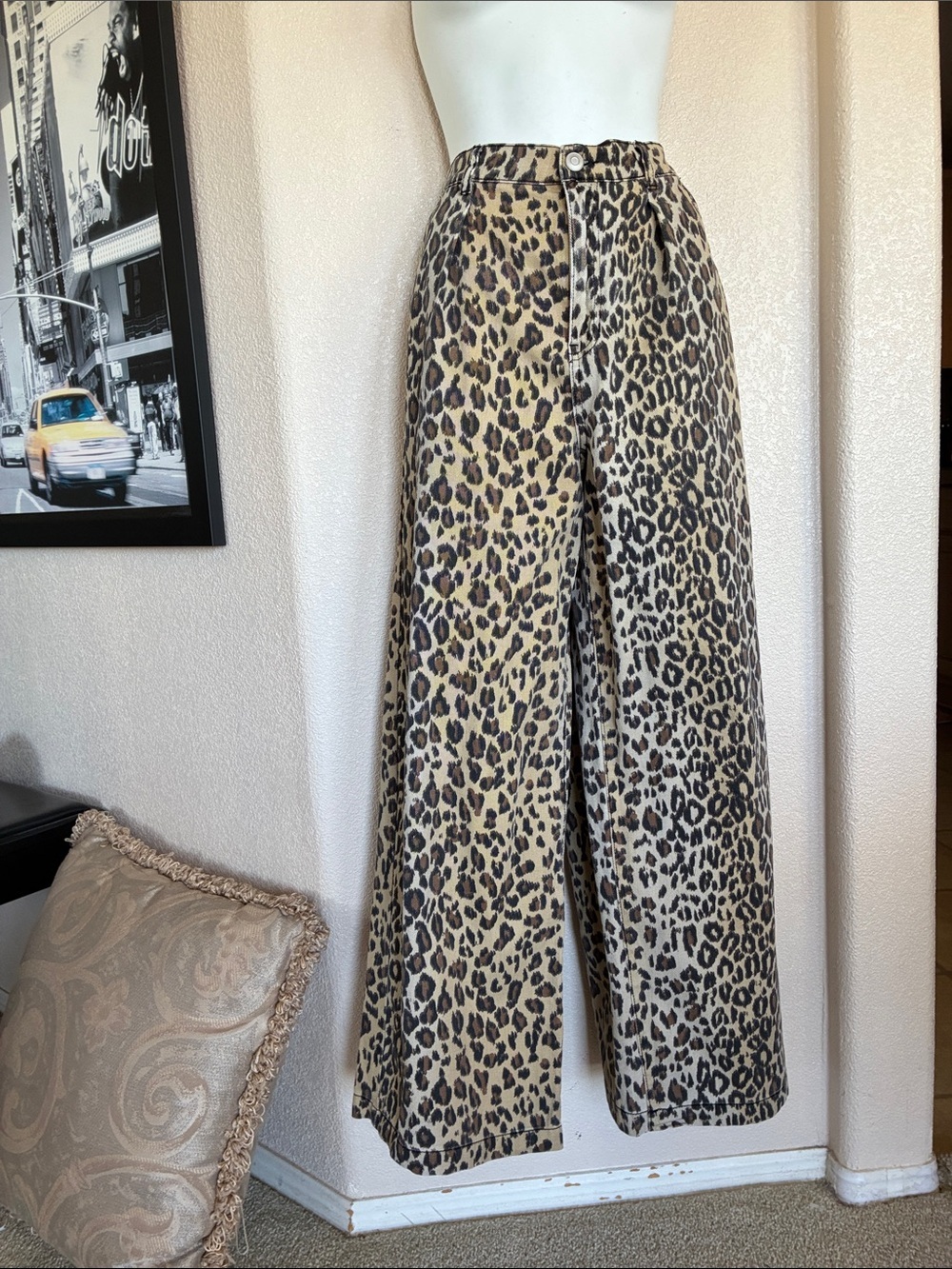 House of Harlow Leopard Jeans women's M tan/black, wide leg Hi-Waist Pleats EUC - Picture 3 of 17